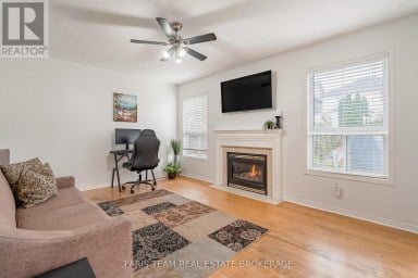 28 MCCURDY DRIVE New Tecumseth (Tottenham) Ontario photo 12