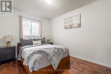 28 MCCURDY DRIVE New Tecumseth (Tottenham) Ontario photo 22