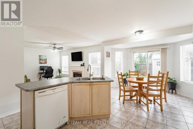 28 MCCURDY DRIVE, New Tecumseth (Tottenham), Ontario, L0G1W0
