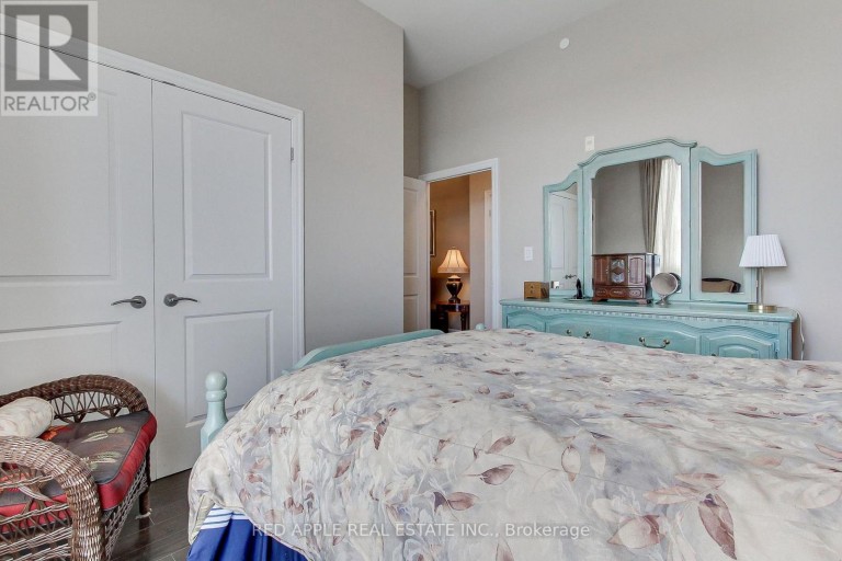 519 - 111 CIVIC SQUARE GATE, Aurora (Bayview Wellington), Ontario, L4G0S6