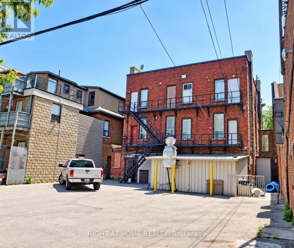 663 KING STREET E, Hamilton (Landsdale), Ontario, L8N1E5
