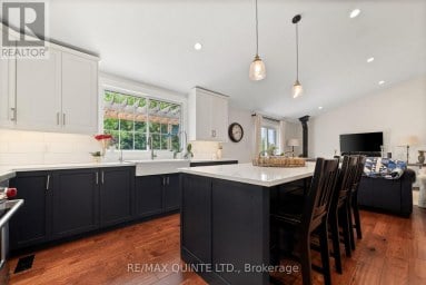 14 EASTERN AVENUE Prince Edward County (Ameliasburg Ward) Ontario photo 10