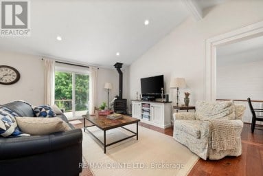 14 EASTERN AVENUE Prince Edward County (Ameliasburg Ward) Ontario photo 13