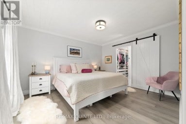 14 EASTERN AVENUE Prince Edward County (Ameliasburg Ward) Ontario photo 16