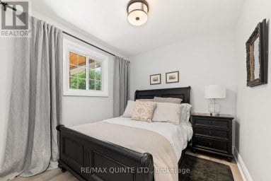 14 EASTERN AVENUE Prince Edward County (Ameliasburg Ward) Ontario photo 23
