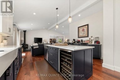 14 EASTERN AVENUE Prince Edward County (Ameliasburg Ward) Ontario photo 7