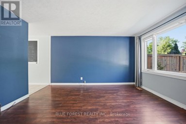 230 CAIRN STREET London South (South J) Ontario photo 10