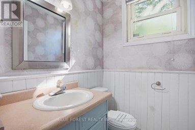 230 CAIRN STREET London South (South J) Ontario photo 19