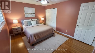 230 CAIRN STREET London South (South J) Ontario photo 22