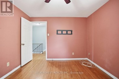 230 CAIRN STREET London South (South J) Ontario photo 25