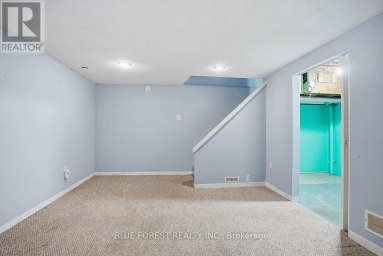 230 CAIRN STREET London South (South J) Ontario photo 35