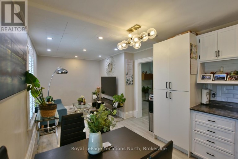 256 ONTARIO STREET, Collingwood, Ontario, L9Y1M9