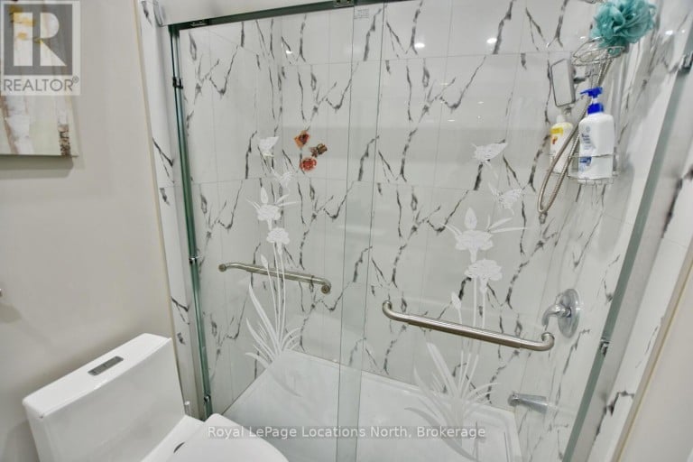 256 ONTARIO STREET, Collingwood, Ontario, L9Y1M9