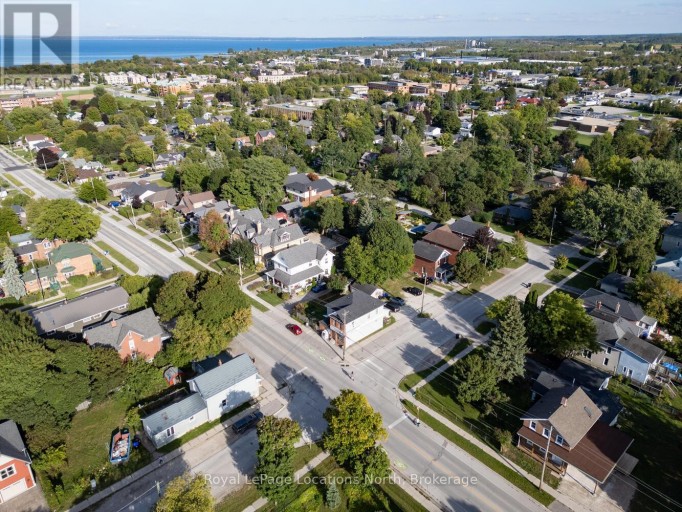 256 ONTARIO STREET, Collingwood, Ontario, L9Y1M9
