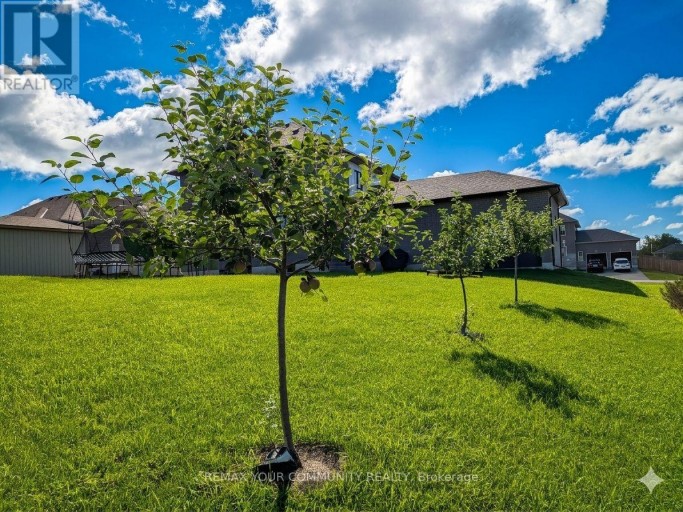 14 MCCRAE CRESCENT, Kawartha Lakes (Woodville), Ontario, K0M2T0