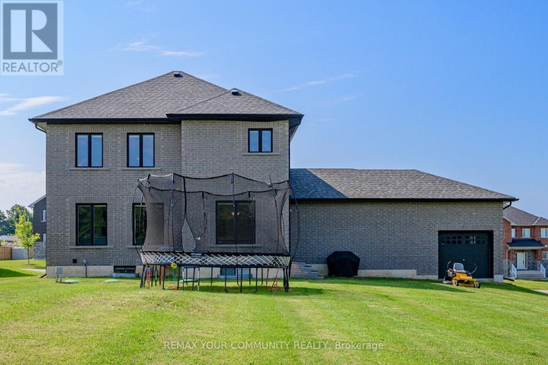 14 MCCRAE CRESCENT, Kawartha Lakes (Woodville), Ontario, K0M2T0