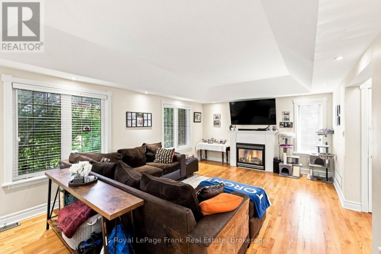 2 WILSON HOUSE DRIVE, Whitby, Ontario, L0B1A0