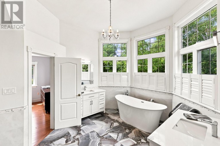 2 WILSON HOUSE DRIVE, Whitby, Ontario, L0B1A0