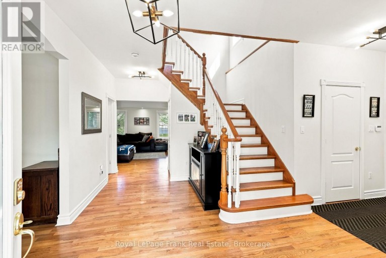 2 WILSON HOUSE DRIVE, Whitby, Ontario, L0B1A0