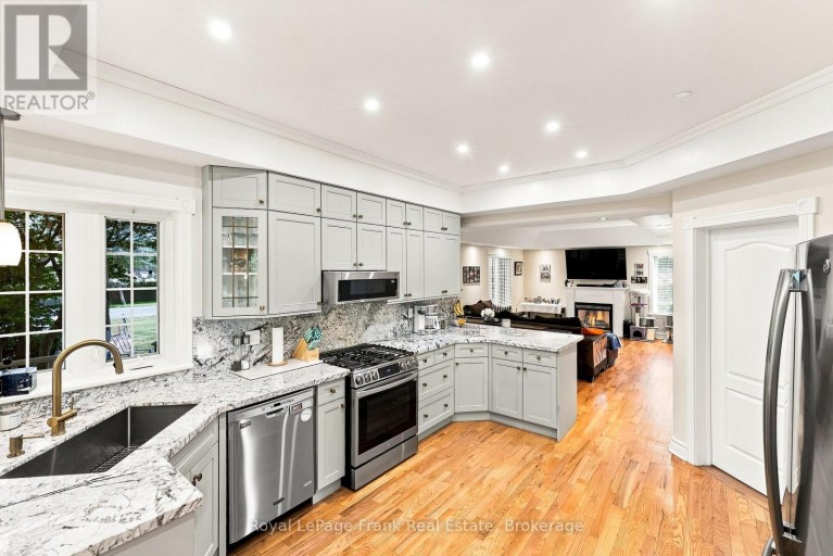2 WILSON HOUSE DRIVE, Whitby, Ontario, L0B1A0