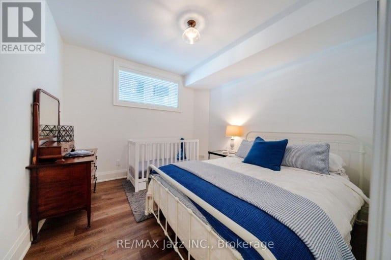 54 WARD STREET, Whitby, Ontario, L1M1G8