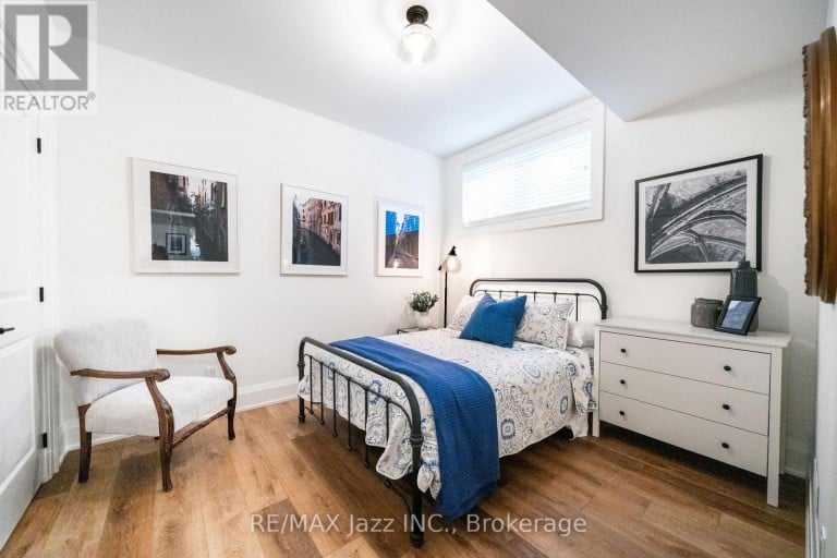 54 WARD STREET, Whitby, Ontario, L1M1G8