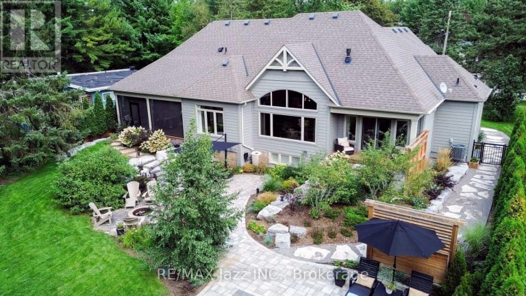 54 WARD STREET, Whitby, Ontario, L1M1G8