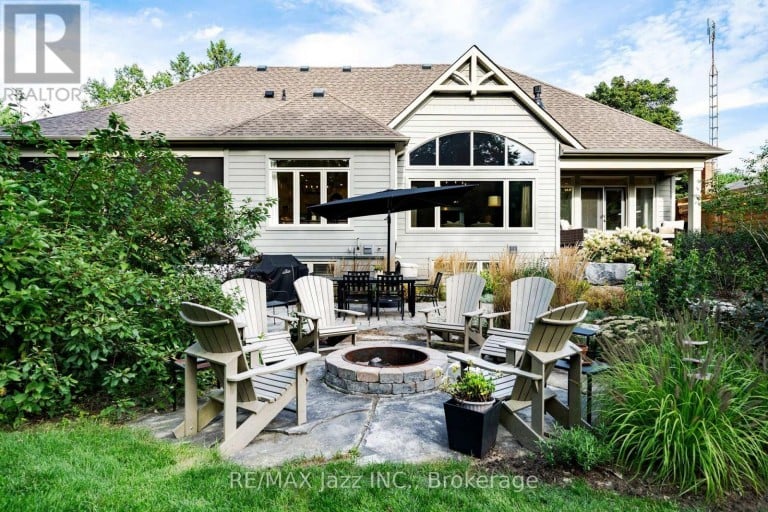 54 WARD STREET, Whitby, Ontario, L1M1G8