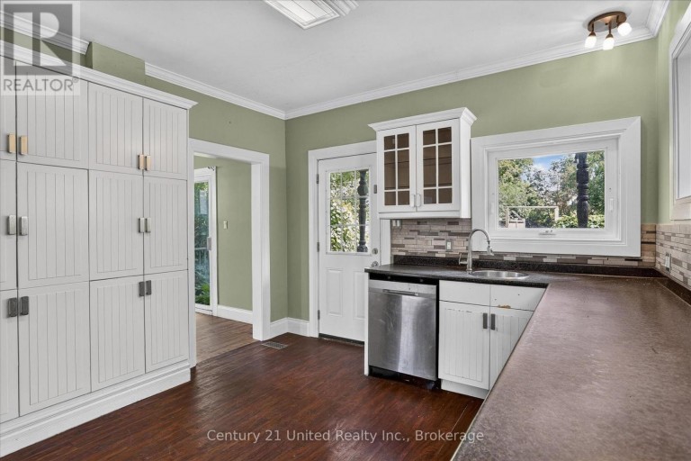 272 BURNHAM STREET, Peterborough (Ashburnham Ward 4), Ontario, K9H1T3