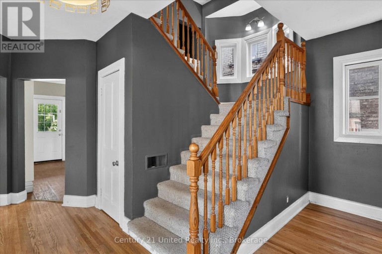 272 BURNHAM STREET, Peterborough (Ashburnham Ward 4), Ontario, K9H1T3