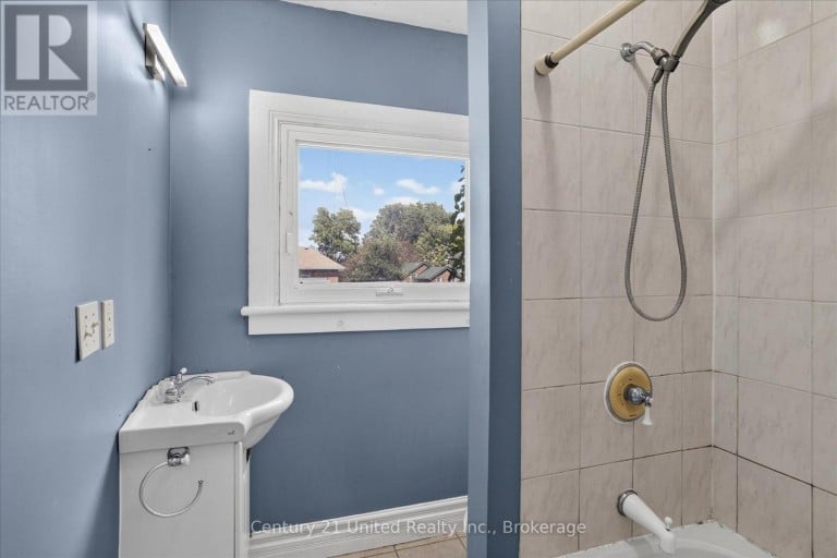 272 BURNHAM STREET, Peterborough (Ashburnham Ward 4), Ontario, K9H1T3