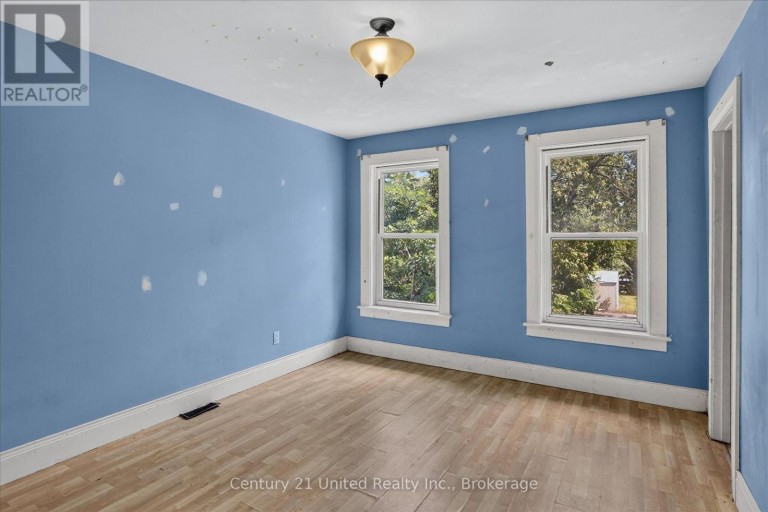 272 BURNHAM STREET, Peterborough (Ashburnham Ward 4), Ontario, K9H1T3