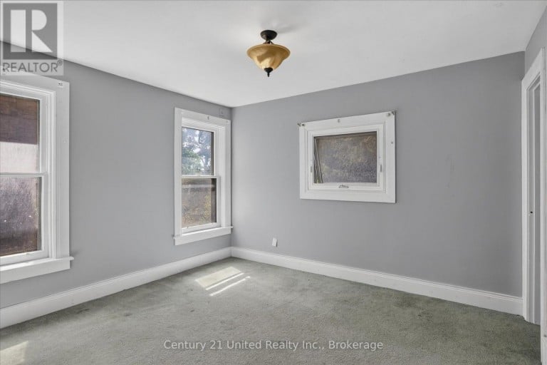 272 BURNHAM STREET, Peterborough (Ashburnham Ward 4), Ontario, K9H1T3