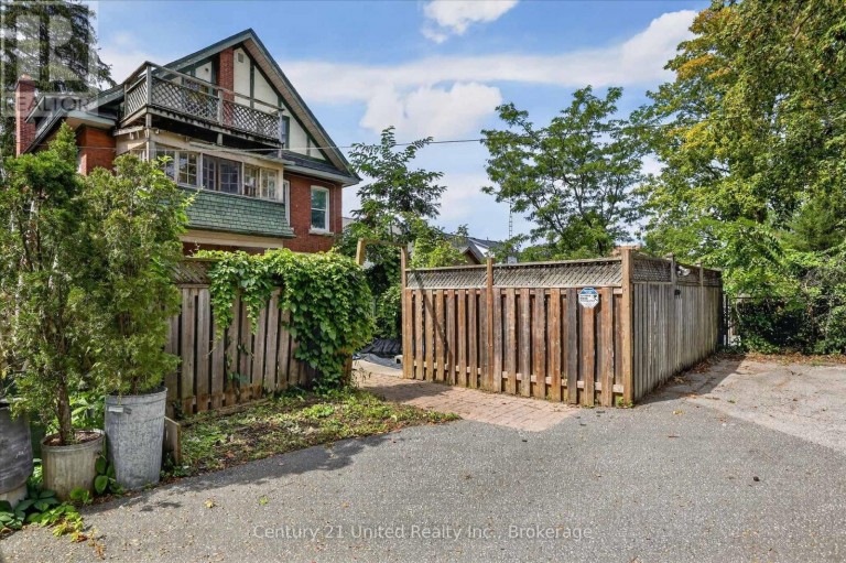 272 BURNHAM STREET, Peterborough (Ashburnham Ward 4), Ontario, K9H1T3