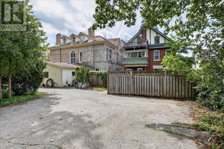 272 BURNHAM STREET, Peterborough (Ashburnham Ward 4), Ontario, K9H1T3