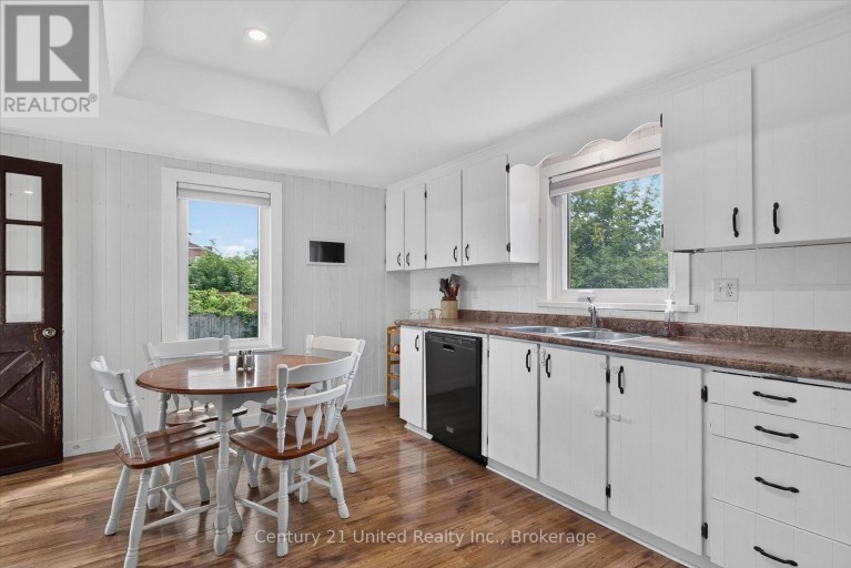 9 CRANDALL STREET, Kawartha Lakes (Lindsay), Ontario, K9V1R9