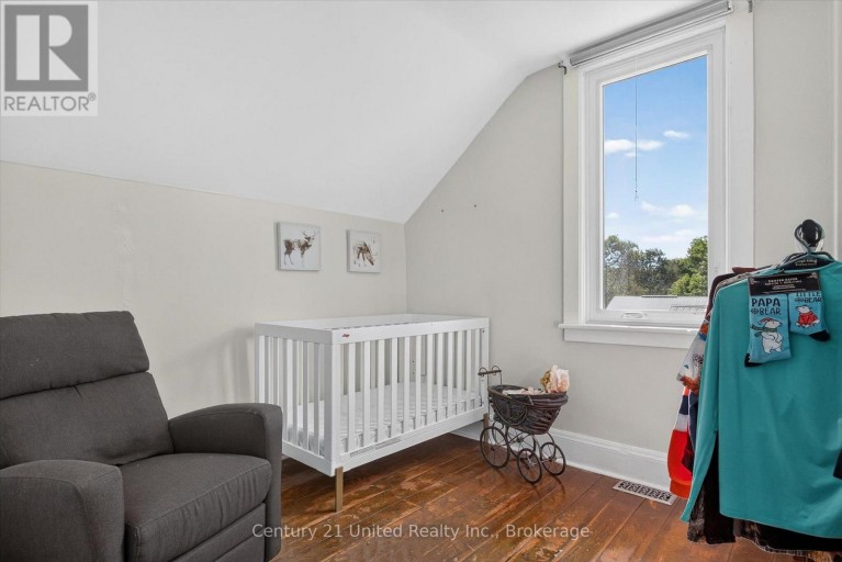 9 CRANDALL STREET, Kawartha Lakes (Lindsay), Ontario, K9V1R9