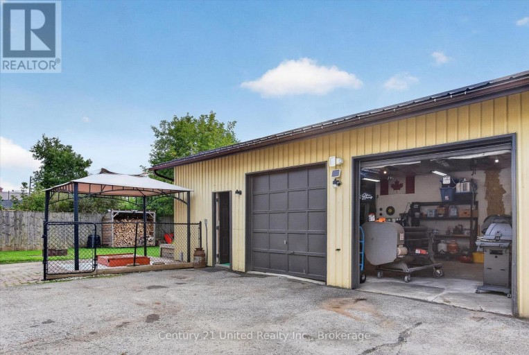 9 CRANDALL STREET, Kawartha Lakes (Lindsay), Ontario, K9V1R9