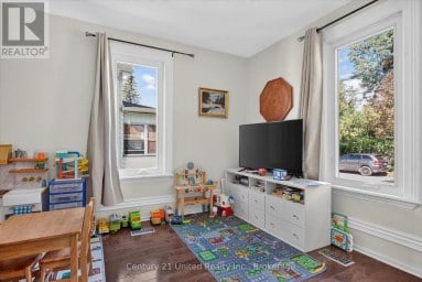 9 CRANDALL STREET Kawartha Lakes (Lindsay) Ontario photo 4