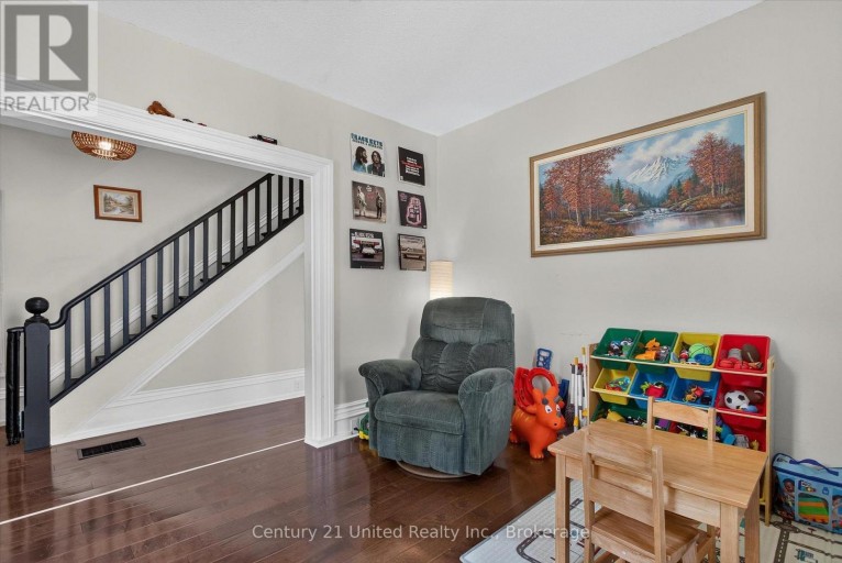 9 CRANDALL STREET, Kawartha Lakes (Lindsay), Ontario, K9V1R9