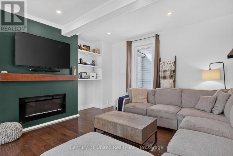 9 CRANDALL STREET, Kawartha Lakes (Lindsay), Ontario, K9V1R9