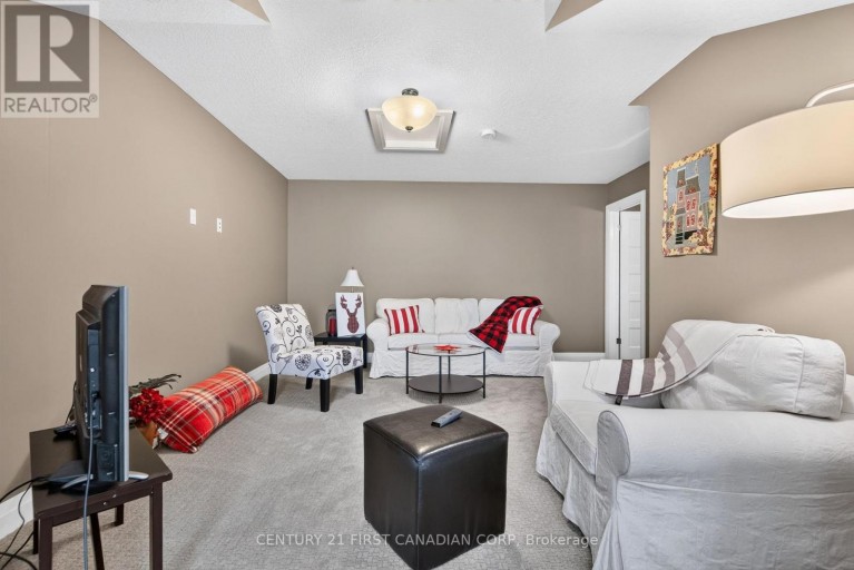 98 - 275 CALLAWAY ROAD, London North (North R), Ontario, N6G0M3