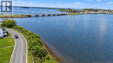 470 Riverside Drive Bathurst New Brunswick photo 3