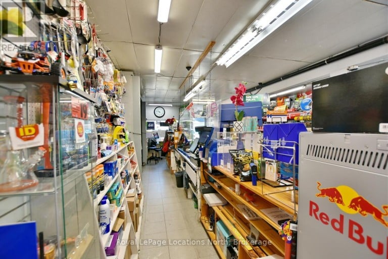 256 ONTARIO STREET, Collingwood, Ontario, L9Y1M9