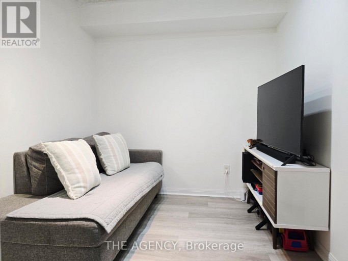 207 - 5940 YONGE STREET, Toronto (Newtonbrook West), Ontario, M2M4M6
