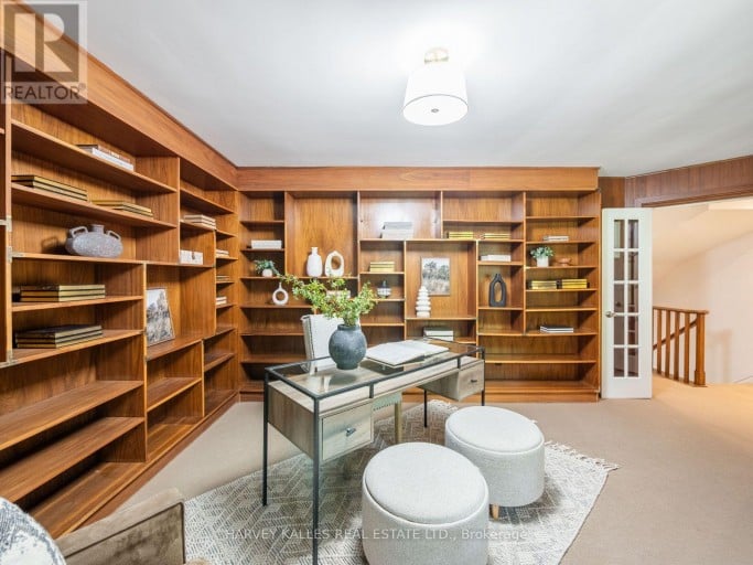 26 VESTA DRIVE, Toronto (Forest Hill South), Ontario, M5P2Z5