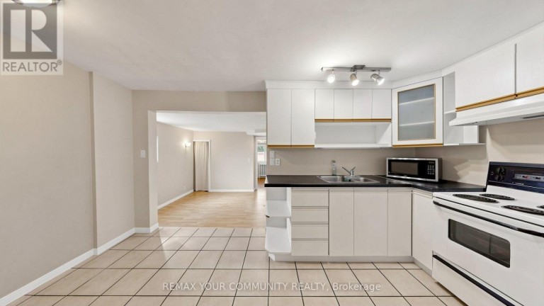 73 ROBINSON AVENUE, Toronto (Oakridge), Ontario, M1L3S9