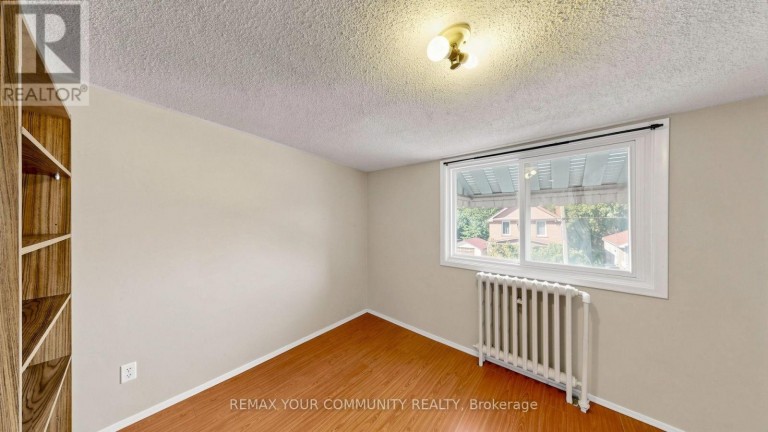 73 ROBINSON AVENUE, Toronto (Oakridge), Ontario, M1L3S9