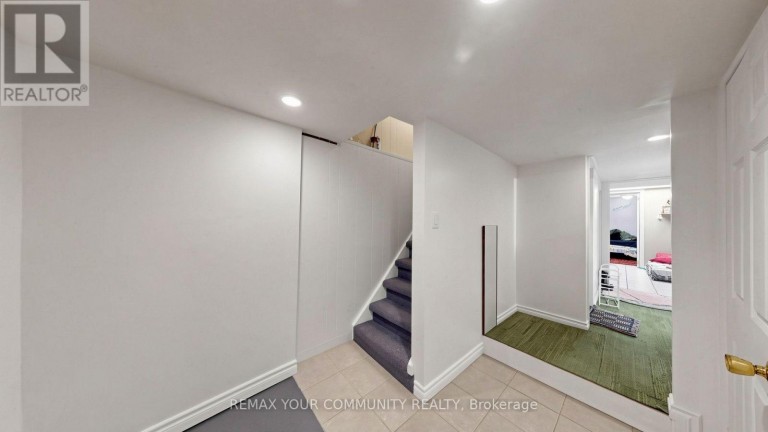 73 ROBINSON AVENUE, Toronto (Oakridge), Ontario, M1L3S9