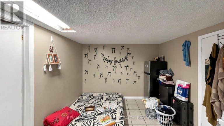 73 ROBINSON AVENUE, Toronto (Oakridge), Ontario, M1L3S9
